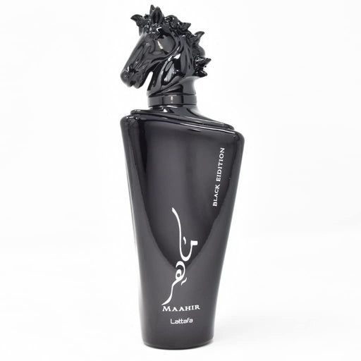 Frasco de Lattafa Maahir Black Edition Eau de Parfum 100 ml, diseño robusto y sofisticado.